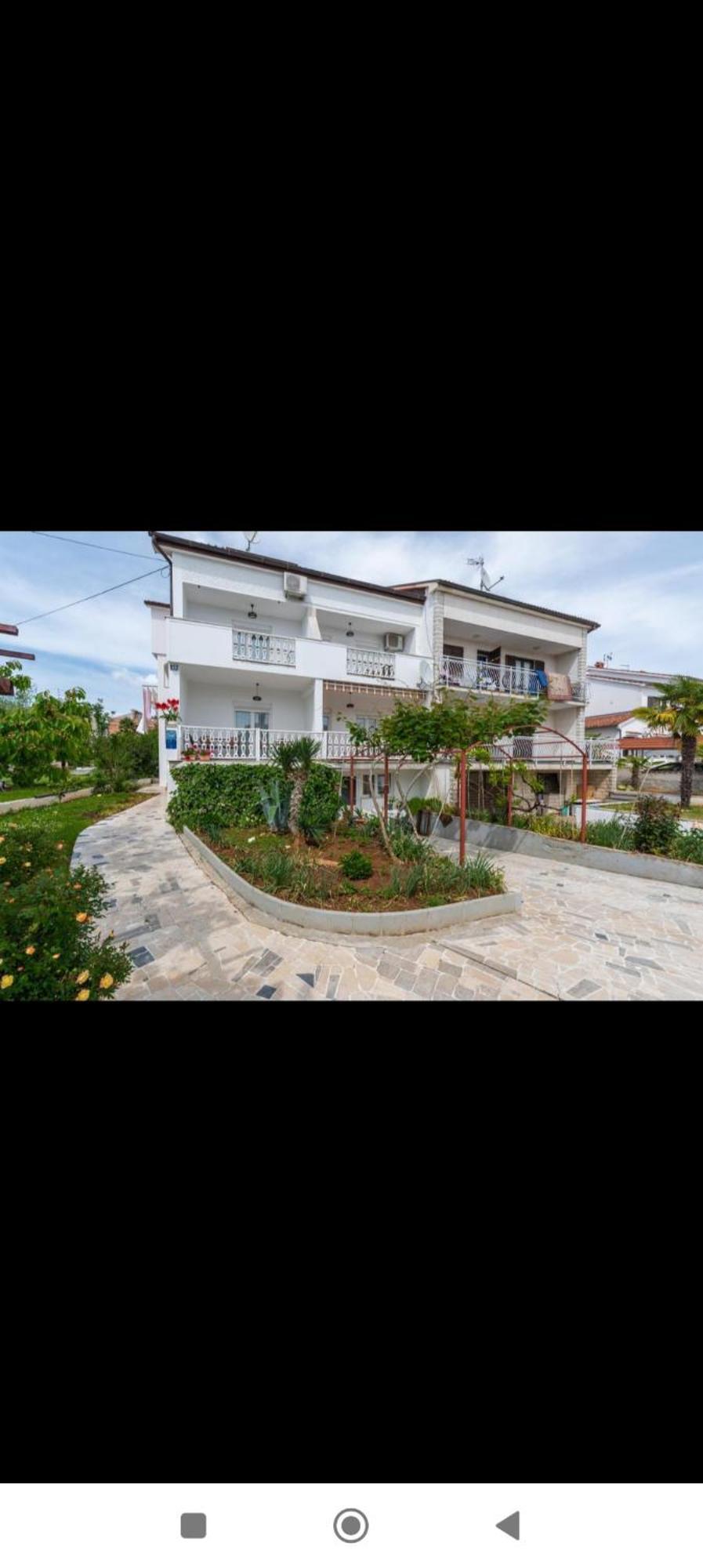 Benjamin Apartment